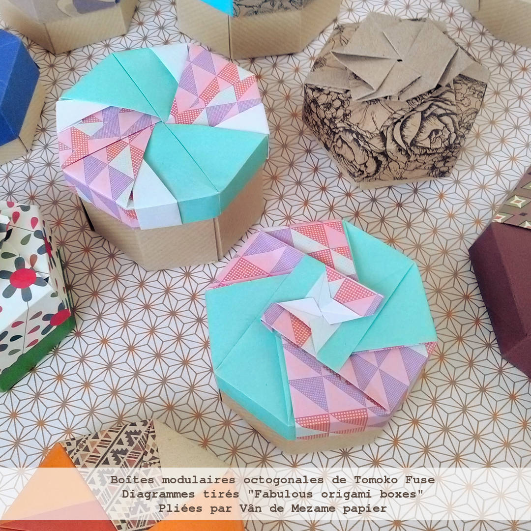 Origami modulaire : boîte octogonale ninja star selon diagramme de Tomoko fuse, en papier à motif rose et violet, en combinaison avec du papier kami vert pastel uni